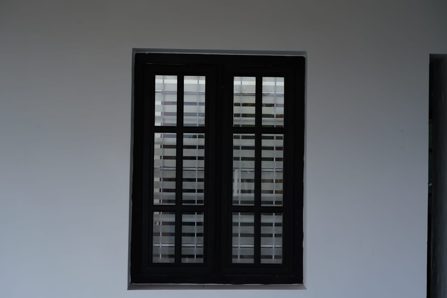 Flat bar Round Rod Checked Window